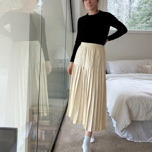 Vintage Cream pleated Skirt